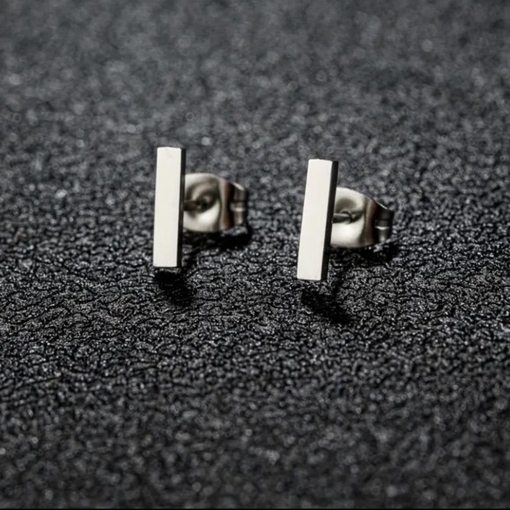 NEW Dainty Bar stud Earrings in Silver color - Minimalist - Boutique